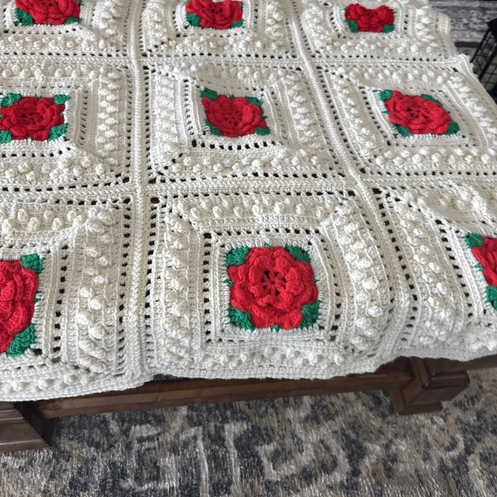 VTG Crocheted Granny Square Afghan Throw Blanket 3D Puffy Red Roses 36